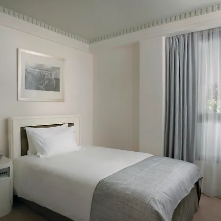 Szálloda Njv Plaza 5*