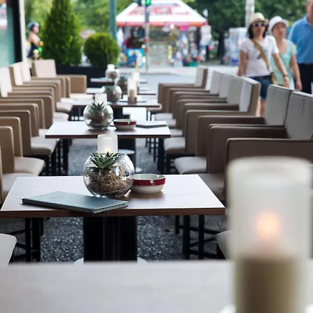 Njv Plaza Atene