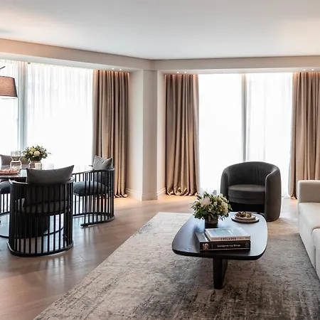 Njv Plaza Szálloda 5*