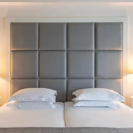 Njv Plaza Hotel 5*