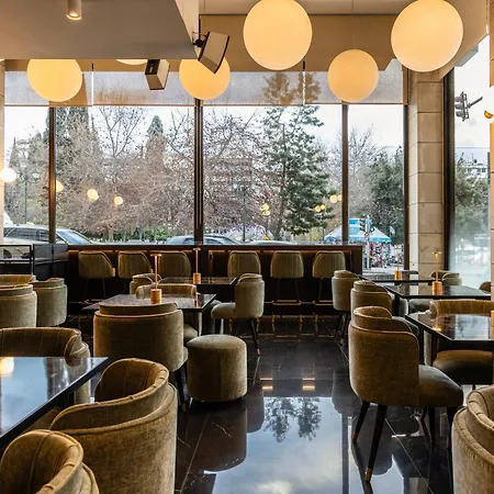 Njv Plaza Hotel